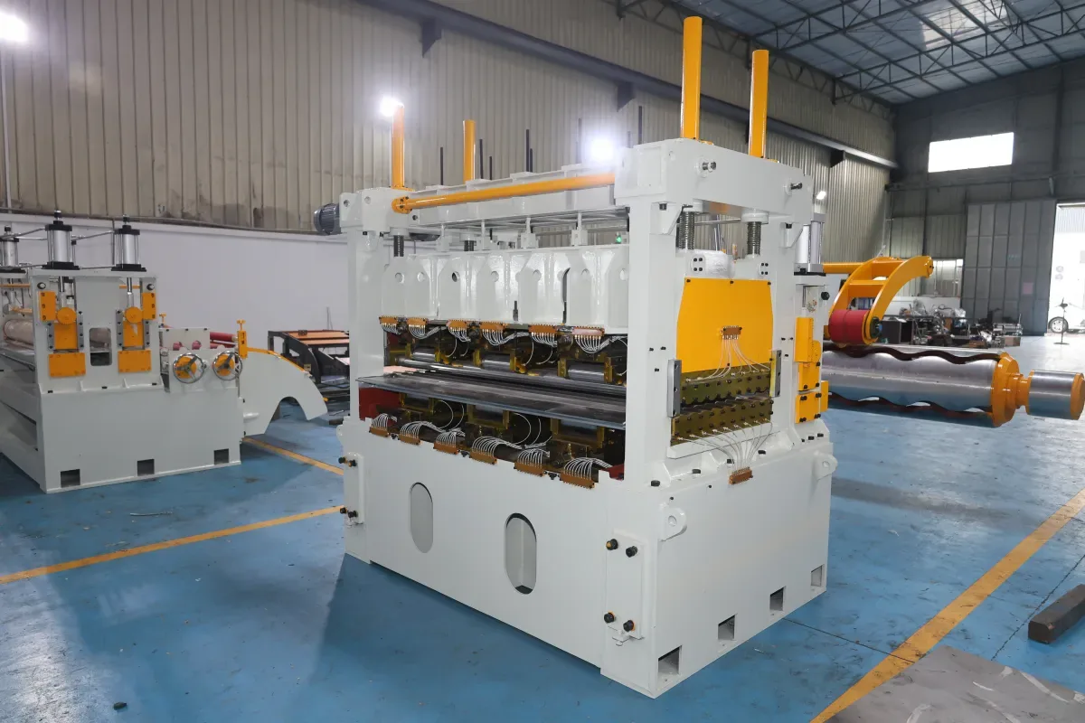 Máy nắn phẳng hay máy nắn thẳng? Hướng dẫn chọn thiết bị xử lý cuộn